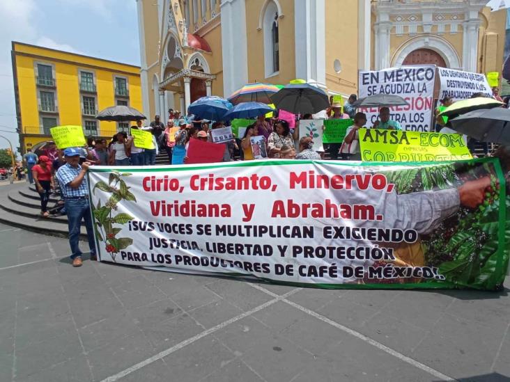 Gobierno de Veracruz celebra con evento al café, pero con cafeticultores presos