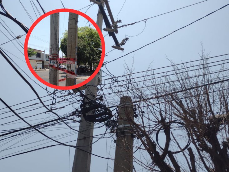 En riesgo habitantes del Centro por un poste a punto de colapsar