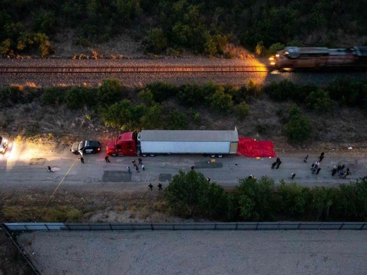 Mueren 53 migrantes en Texas; hay cuatro mexicanos detenidos
