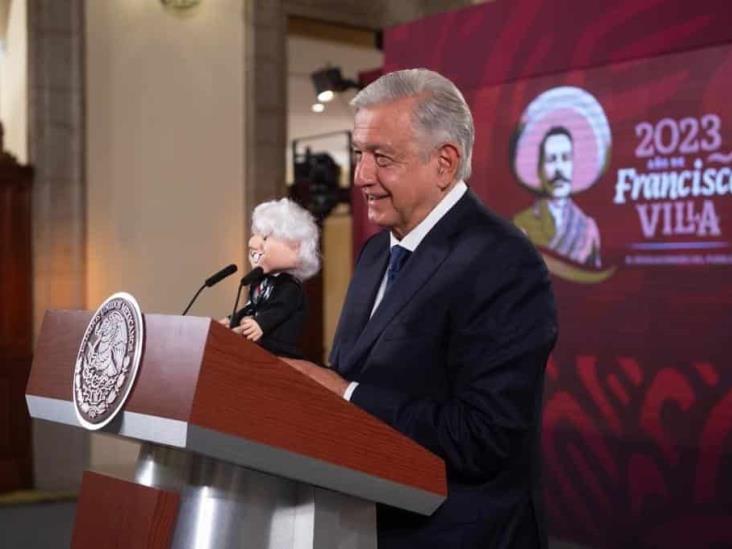 ¡‘Amlito’ llega a la mañanera! López Obrador presume a su muñeco parlante (+Video)