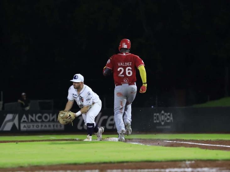 El Águila gana por paliza a los Tigres en Quintana Roo