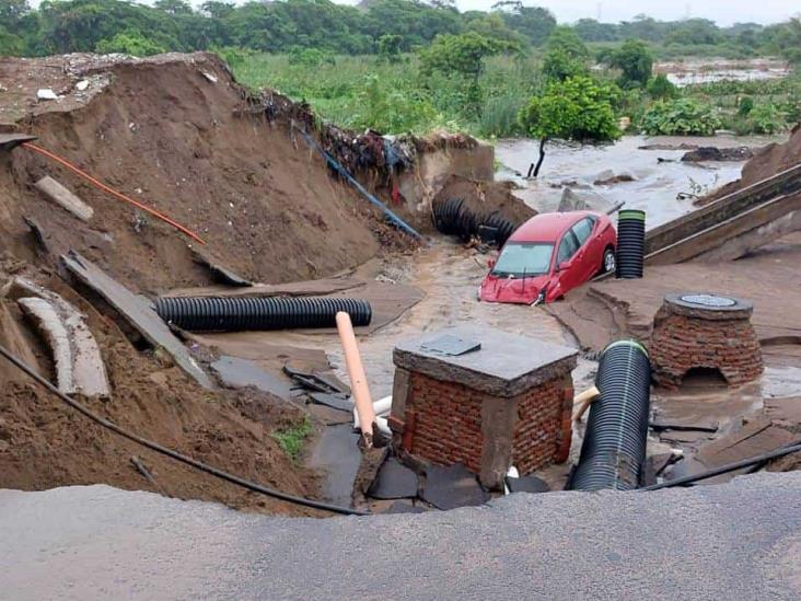 Fuertes lluvias provocan deslave en fraccionamiento de Veracruz (+Video)