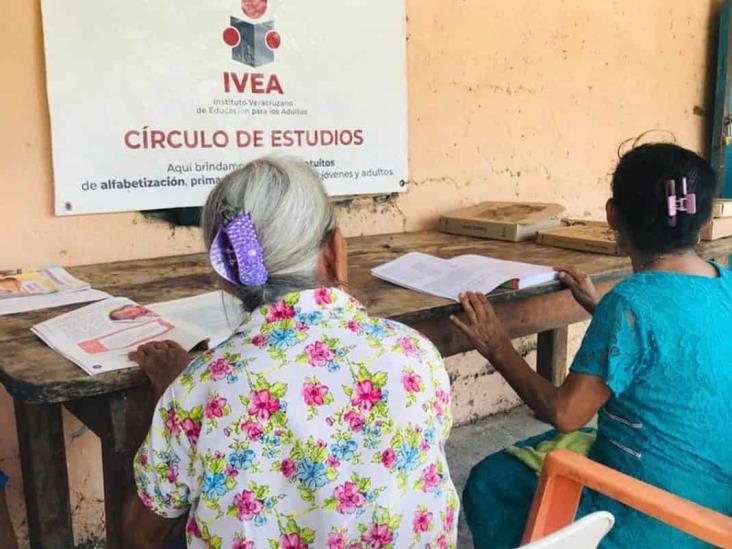 Por machismo, mujeres estancan su educación en Veracruz (+Video)