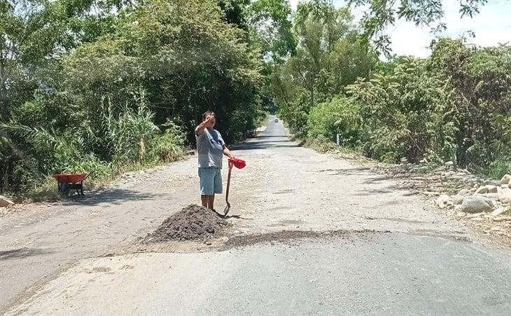 Habitantes de Santa Cruz Hidalgo exigen reparación urgente del puente sobre el arroyo Culebras