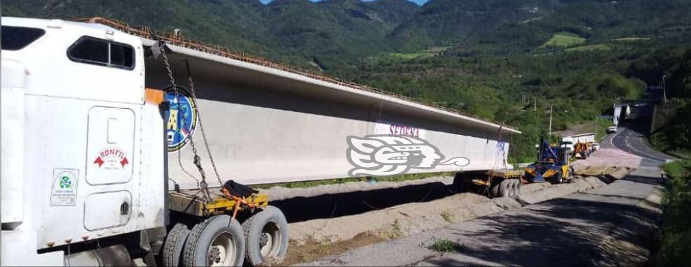 ¡Sin frenos y al borde del abismo! Camión con material de la Sedena escapa de tragedia