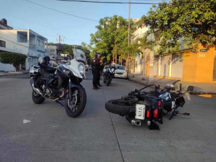 Atropellan a motopatrullero de la Policía Vial de Orizaba; responsable se da a la fuga