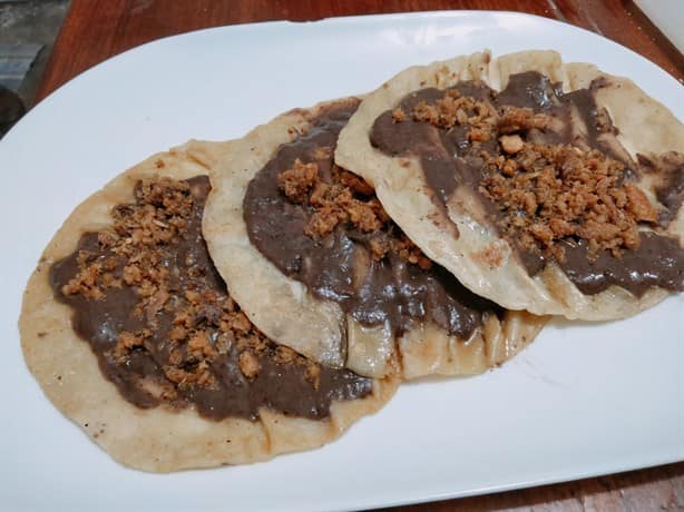 Para chuparse los dedos: ¡Tegogolos, carne de chango y todo el sabor de Catemaco en Xalapa!