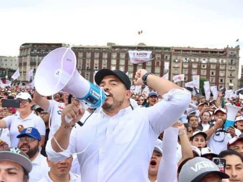 Zenyazen y 8 mil maestros de MCM celebraron con AMLO la victoria por la transformación de México