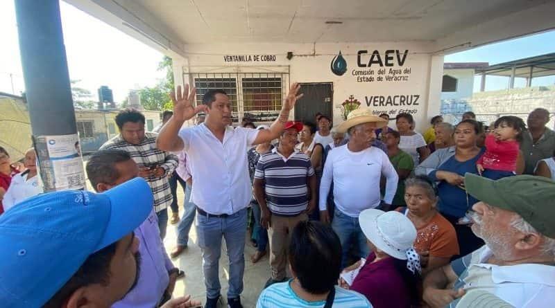Protestan contra CAEV en Cosamaloapan; tienen varios meses sin agua