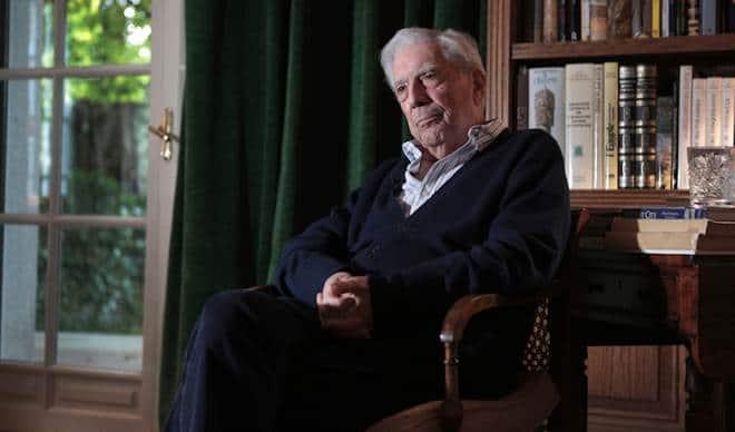 Hospitalizan al escritor Mario Vargas Llosa