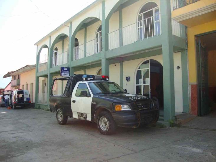 Comando tirotea comandancia de Policía de Cosautlán; amenazan a Alcalde  y a comandante