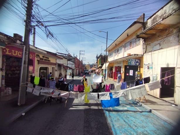 Sin agua por más de 2 meses, más de 100 familias en Orizaba; bloquean calle (+Video)