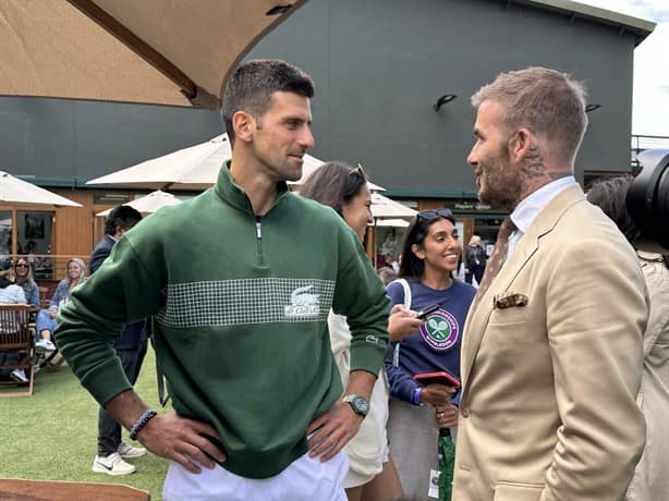 Avanza Novak Djokovic con todo y lluvia en Wimbledon