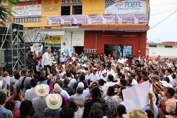 Adán Augusto reitera compromiso con adultos mayores en Misantla