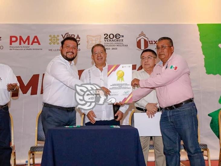 Firman convenio para eliminar basureros a cielo abierto en norte de Veracruz