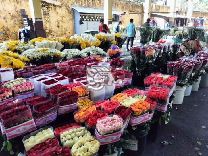 Vendedores de flores de Orizaba, entre amenazas y pocas ventas