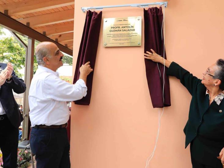 En Xalapa, rinden homenaje al maestro Antolín Guzmán