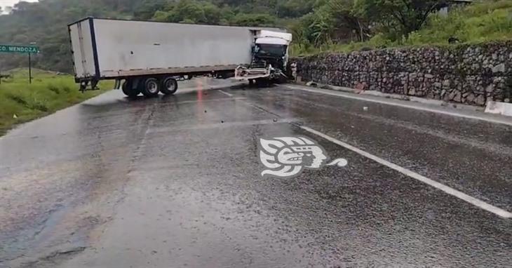 Fuertes lluvias provocan dos percances sobre la autopista Orizaba-Puebla (+Video)