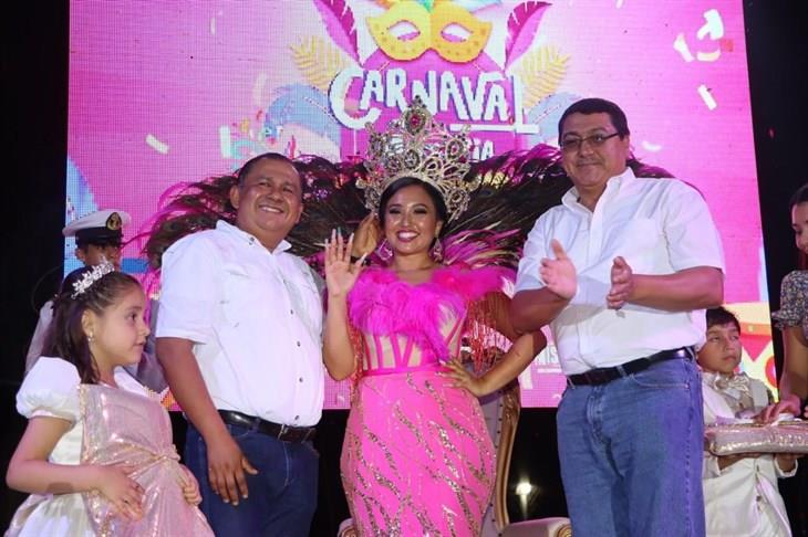 Deyanira Islas es coronada como Reina del Carnaval Misantla 2023