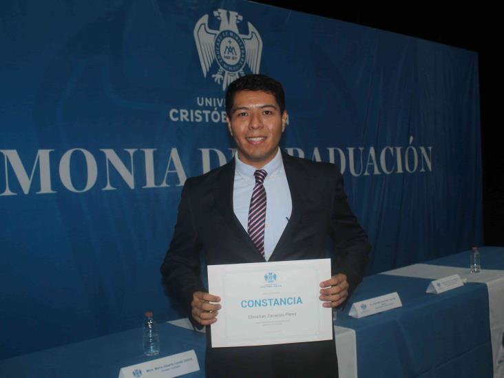 Christian Zacarías protagonizó ceremonia de graduación