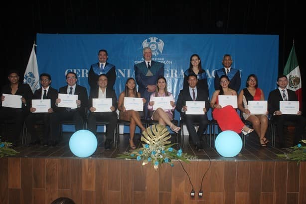 Christian Zacarías protagonizó ceremonia de graduación