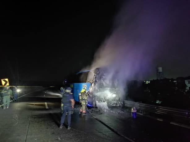 Se incendia autobús de turismo en autopista Veracruz-Córdoba