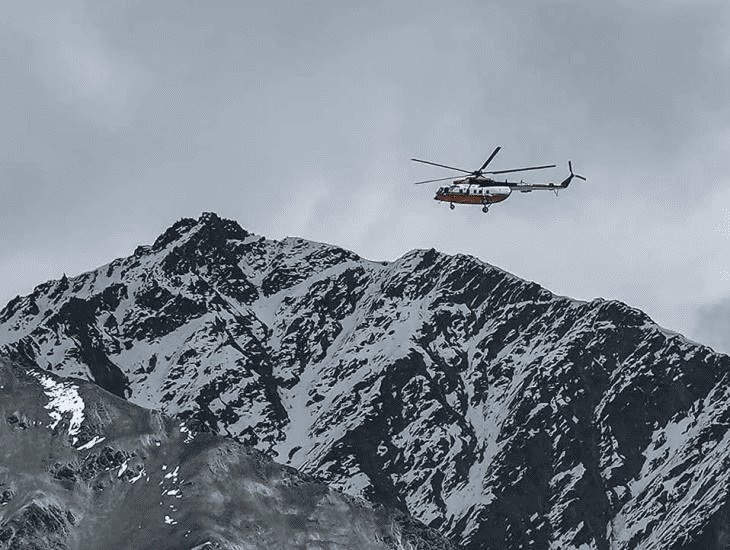 Muere familia de cinco mexicanos en accidente de helicóptero por el Everest