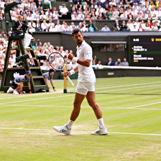 Avanza Novak Djokovic a doceava semifinal de Wimbledon