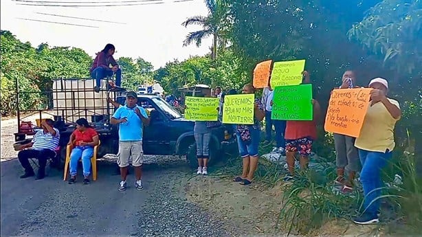 ¡Exigen agua! Bloquean la carretera Cazones-Poza Rica