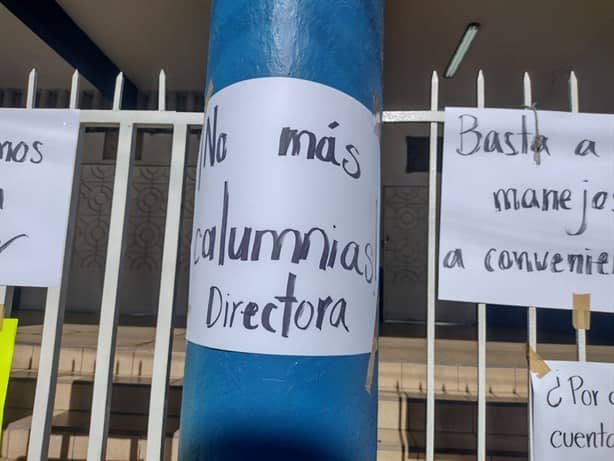 Maestros toman primaria en Orizaba; exigen cese de directora (+Video)