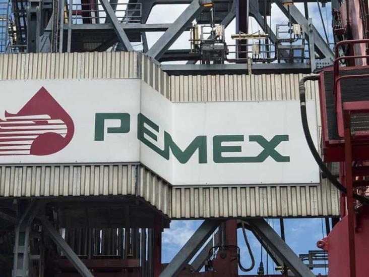 Por múltiples accidentes, Fitch rebaja calificación crediticia de Pemex