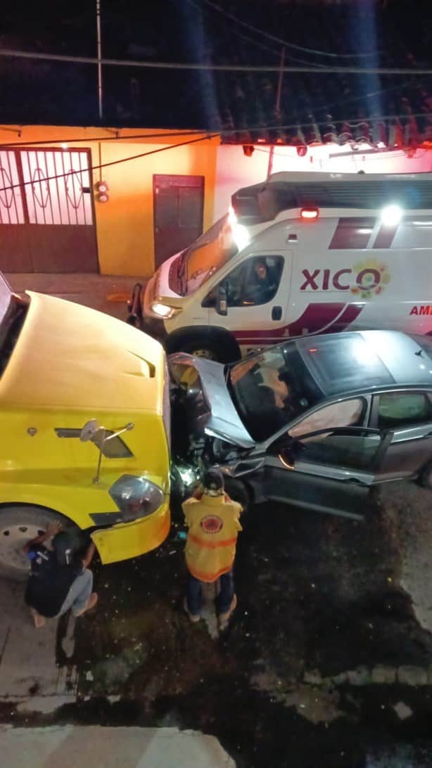 Brutal choque entre tráiler y auto en San Marcos de León (+Video)