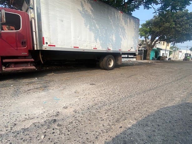 ¡Son cráteres! Así lucen las calles de Veracruz llenas de baches