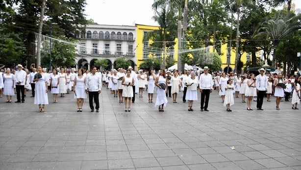 Baile, pasión y alegría: Xalapa vibra con Festival Danzoneando (+Video)