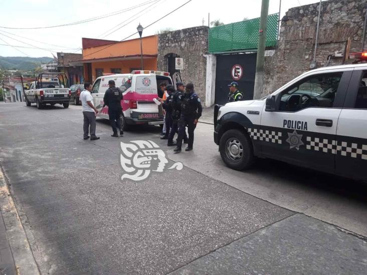 A balazos, atacan a mujer en calles de Omealca