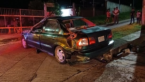 Un lesionado deja volcadura de auto en bulevar Xalapa-Coatepec