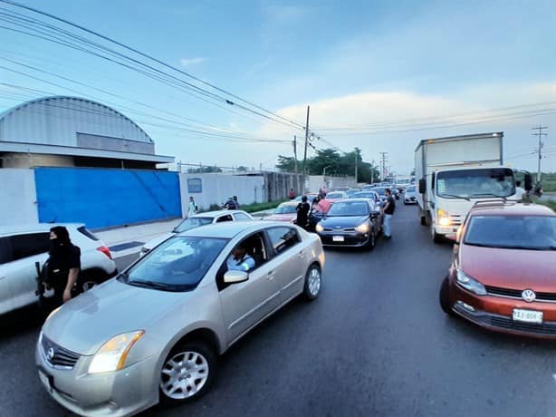 Bloqueo en Las Amapolas por falta de obras desata enojo en conductores varados por 3 horas  | VIDEO