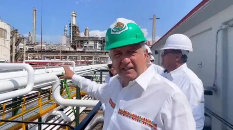 Amlo: dos bocas y pemex, lastres