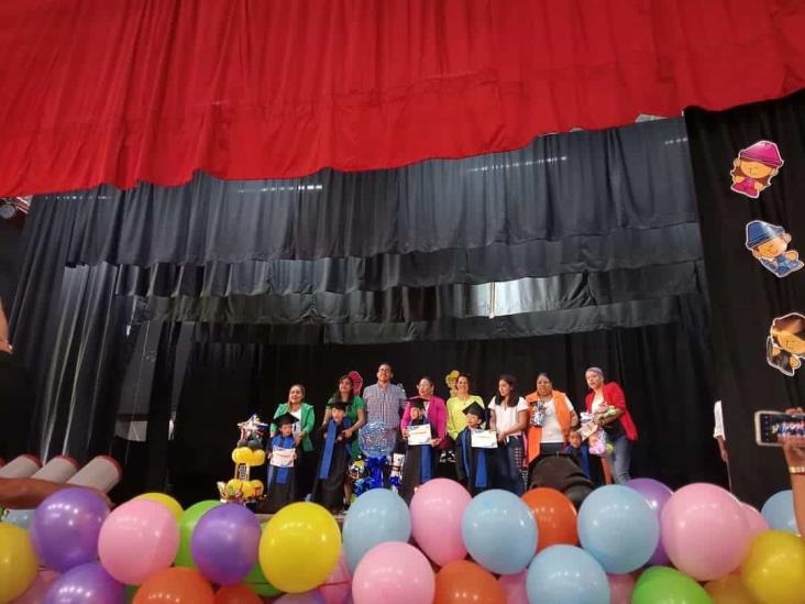 Con bailables, celebran fin de cursos en CAM Orizaba