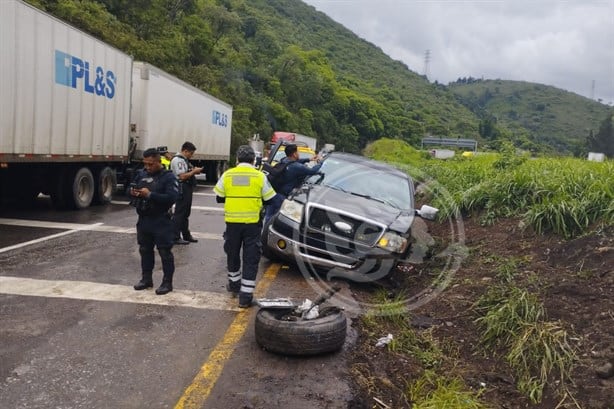 Camioneta y tráiler se accidentan en libramiento La Choza (+Video)