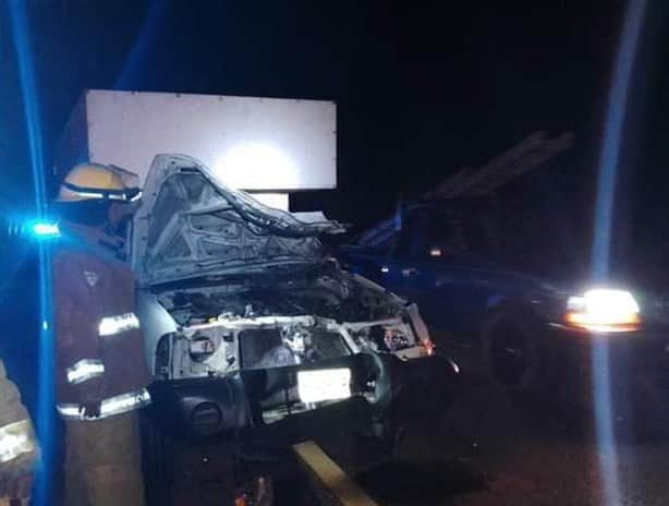 Camioneta se estrella contra una vaca en carretera Alvarado-Paso del Toro