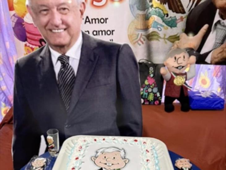 ¡Que originales! Celebran su cumpleaños con temática de AMLO 