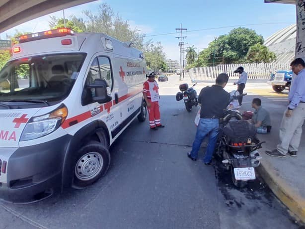 Elemento de la Marina es atropellado por camión urbano en colonia de Veracruz