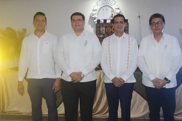 Humberto Castro rinde protesta como presidente del Club de Leones de Veracruz