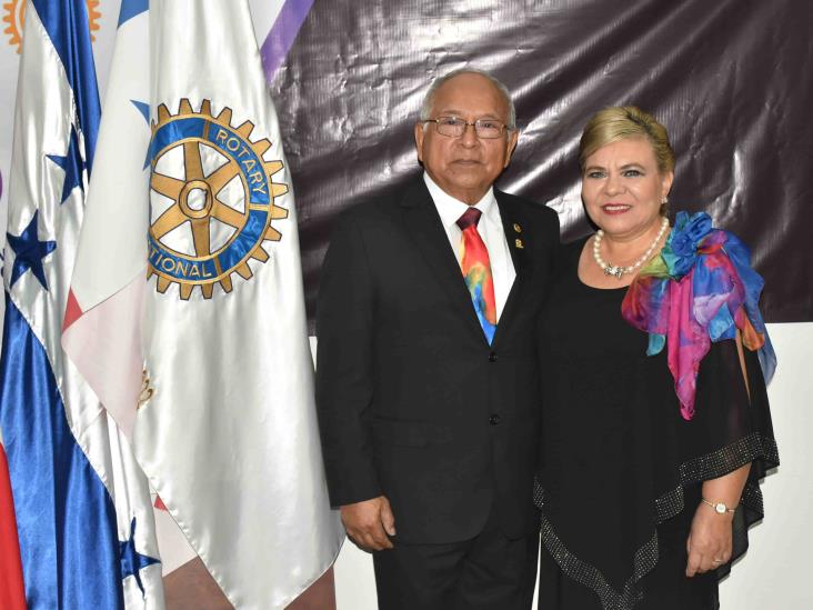 Pedro Segura toma protesta como presidente de Club Rotario Veracruz