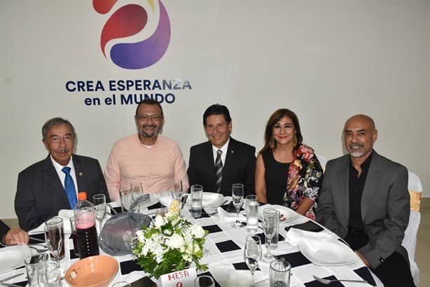 Pedro Segura toma protesta como presidente de Club Rotario Veracruz