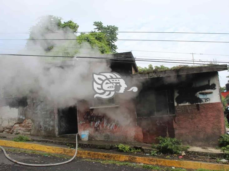 Se movilizan por incendio en vivienda abandonada en Córdoba