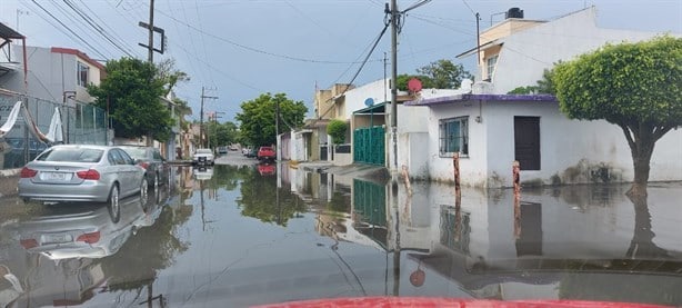 Lluvias dejan encharcamientos en calles de Veracruz