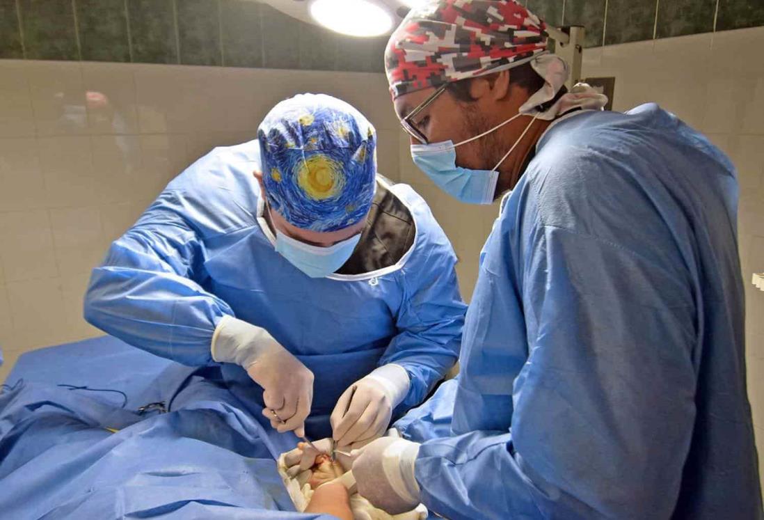 Médicos corrigen malformación en mano de niño en Hospital de Veracruz
