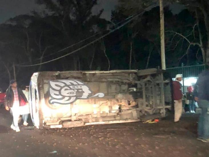 Camión sin frenos provoca carambola frente a Estancia Garnica (+Video)